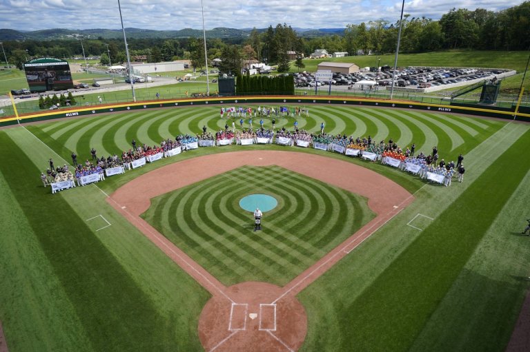 Canada moves on at Little League World Series with 3-2 win over Panama | iNFOnews.ca