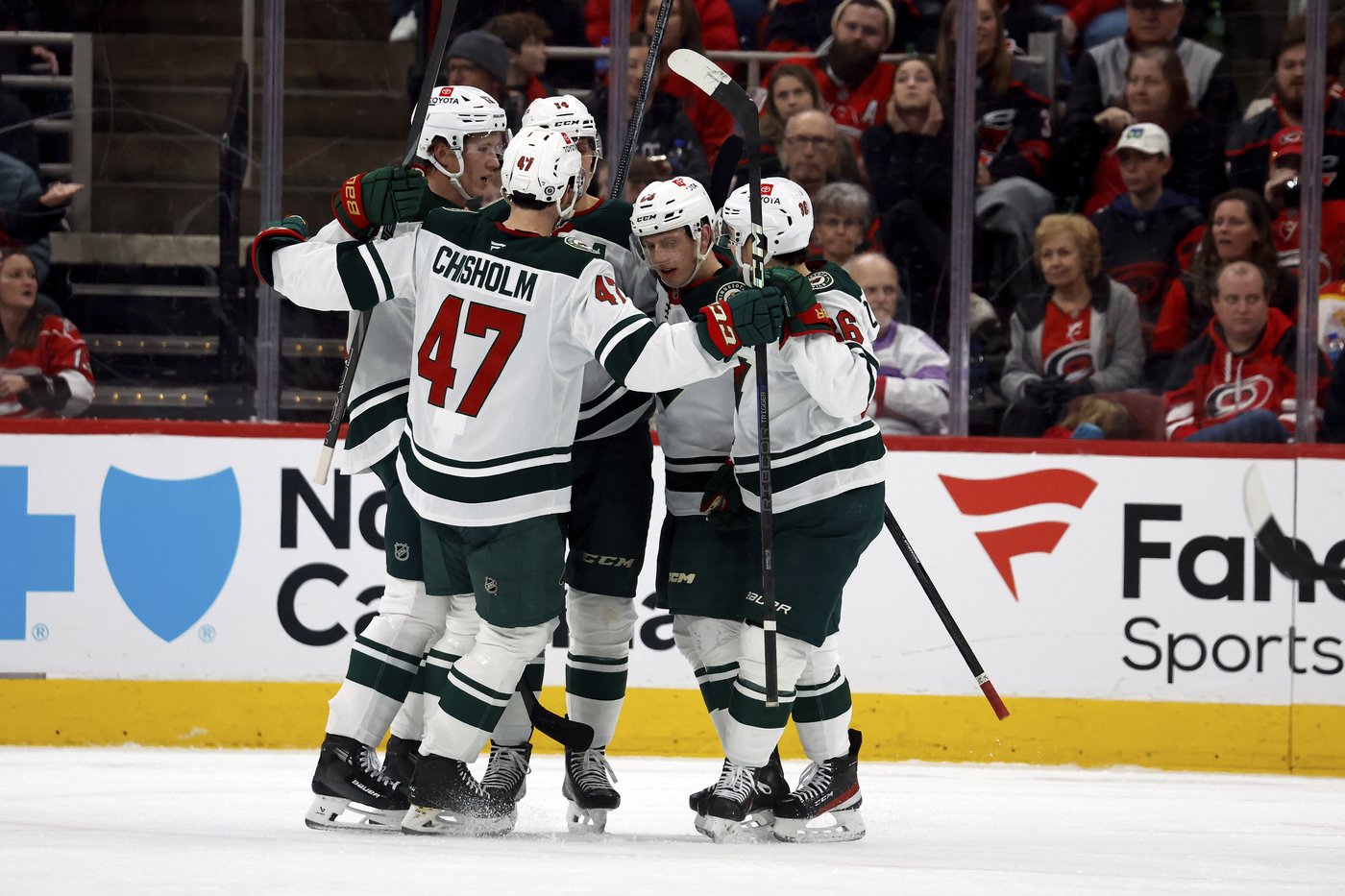 Filip Gustavsson makes 20 saves in the Wild's 4-0 victory over the Hurricanes | iNFOnews.ca