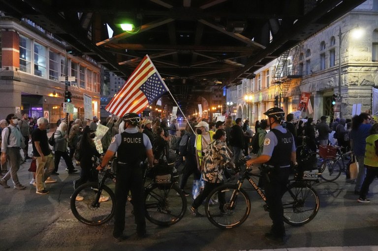 ICE officer shoots, kills suspect who dragged officer with car near Chicago, says Homeland Security | iNFOnews.ca