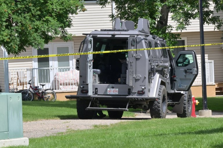 Websites suggest conspiracies fed accused Montreal gunman's 'buffet extremism' | iNFOnews.ca