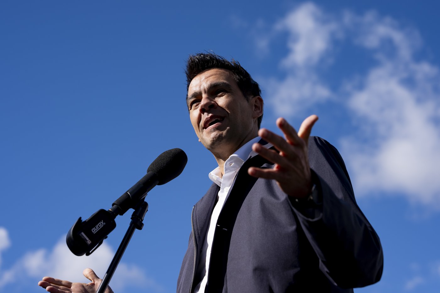 CP NewsAlert: Quebec Liberal Leader Charles Milliard projected to win seat | iNFOnews.ca
