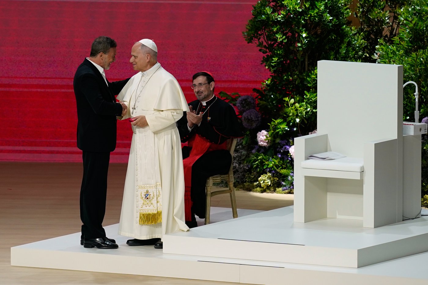 Pope Leo XIV draws 1.2 million to Mass and challenges Europe to acknowledge its Christian roots | iNFOnews.ca Pope Leo XIV draws 1.2 million to Mass and challenges Europe to acknowledge its Christian roots | iNFOnews.ca