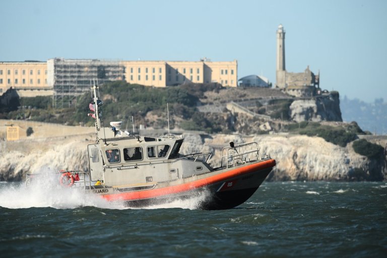 1 dead and 2 missing after boat sinks near Alcatraz Island off San Francisco | iNFOnews.ca