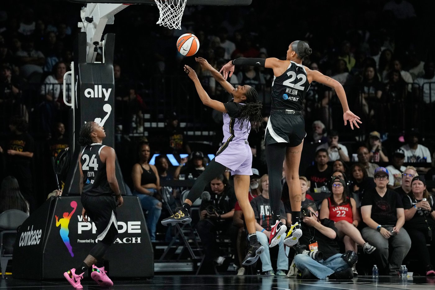 Aces surge past Valkyries 92-73 as Jackie Young shines in a 21-2 run | iNFOnews.ca Aces surge past Valkyries 92-73 as Jackie Young shines in a 21-2 run | iNFOnews.ca