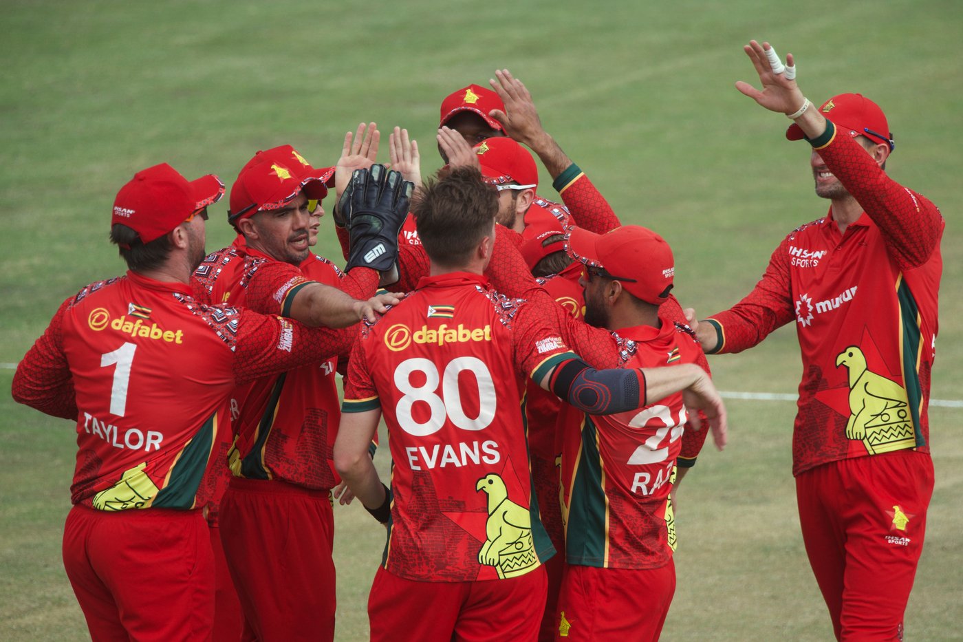 Australia completes cricket series sweep with 1-wicket win against Zimbabwe in 3rd ODI | iNFOnews.ca Australia completes cricket series sweep with 1-wicket win against Zimbabwe in 3rd ODI | iNFOnews.ca