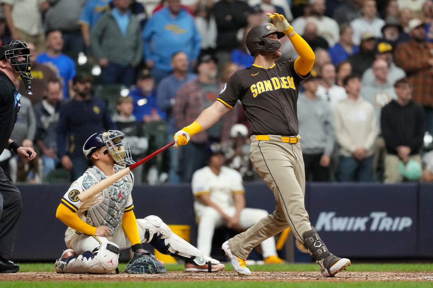 Sheets' 3-run homer in 9th lifts Padres over Brewers 3-1 after another Misiorowski scoreless outing | iNFOnews.ca Sheets' 3-run homer in 9th lifts Padres over Brewers 3-1 after another Misiorowski scoreless outing | iNFOnews.ca