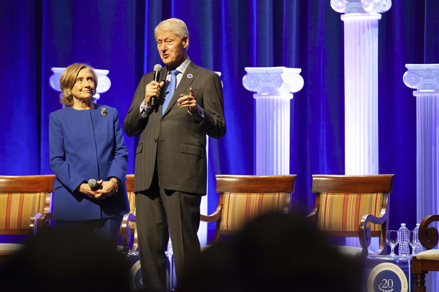 Clintons urge voters agitated by today's politics to remain involved in public service | iNFOnews.ca Clintons urge voters agitated by today's politics to remain involved in public service | iNFOnews.ca
