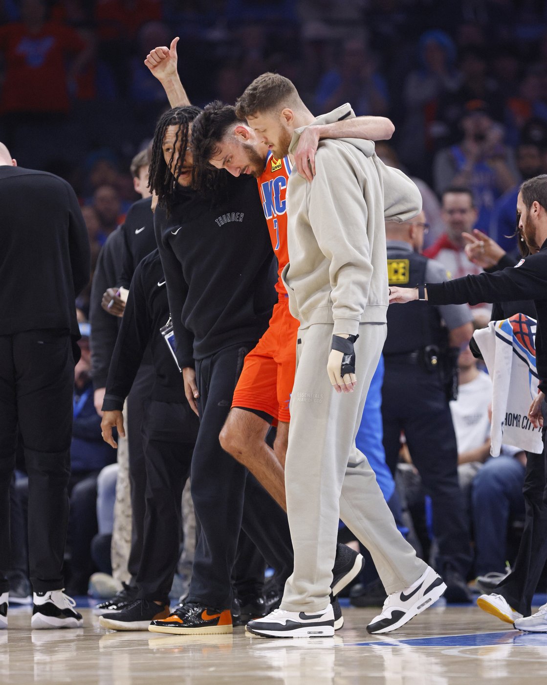 Thunder's Holmgren to miss at least 8 weeks with a pelvic fracture | iNFOnews.ca