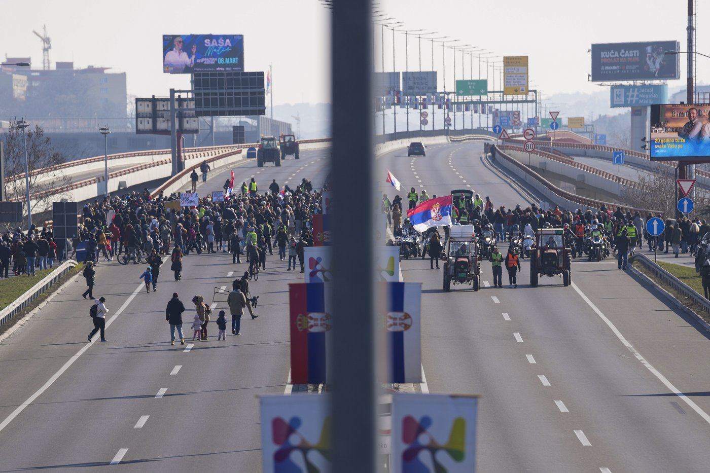 Serbian protesters block key bridge, roads to mark 100 days since deadly canopy collapse | iNFOnews.ca Serbian protesters block key bridge, roads to mark 100 days since deadly canopy collapse | iNFOnews.ca