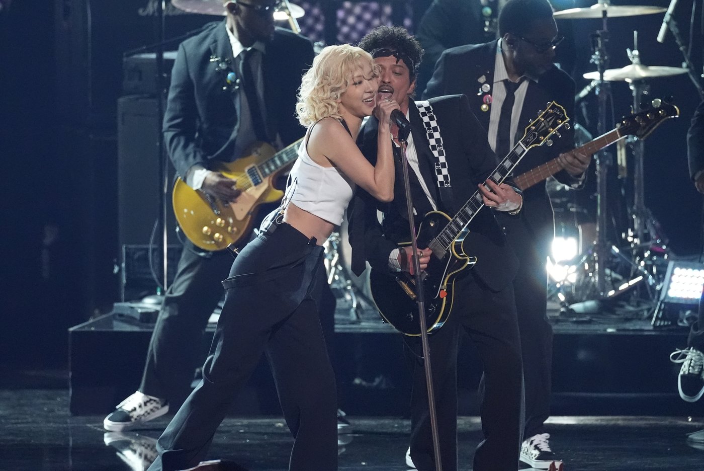 The Grammys had lots of Mars, Carpenter soaring and a near-naked Bieber. Here are some key moments | iNFOnews.ca