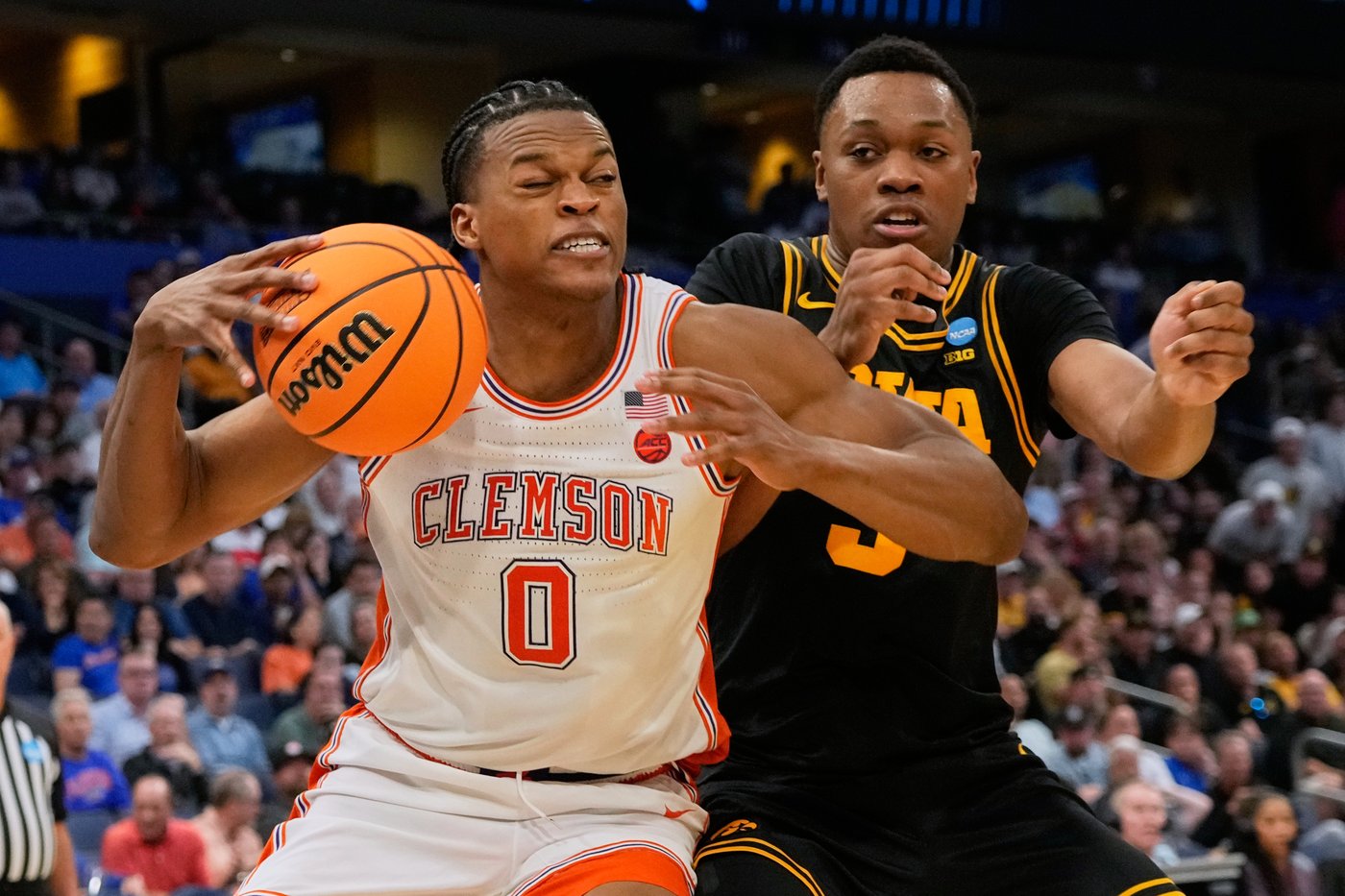 Former Clemson forward RJ Godfrey commits to Arizona, filling a big hole in Wildcats' roster | iNFOnews.ca