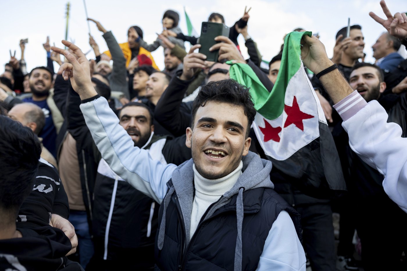 Global reaction to Assad's sudden ouster from Syria ranges from jubilation to alarm | iNFOnews.ca Global reaction to Assad's sudden ouster from Syria ranges from jubilation to alarm | iNFOnews.ca