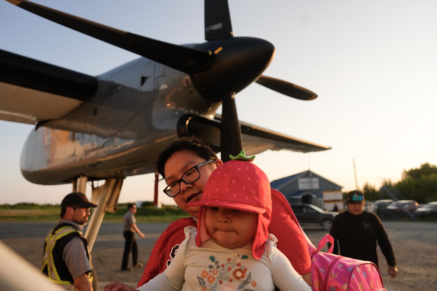 More people flee fires, destruction in northern Ontario as blazes rage across Canada | iNFOnews.ca More people flee fires, destruction in northern Ontario as blazes rage across Canada | iNFOnews.ca