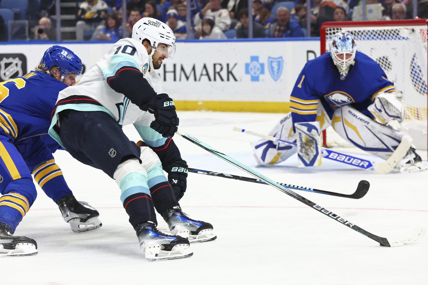 Kaapo Kakko scores twice in 3rd period in the Kraken's 6-2 victory over the Sabres | iNFOnews.ca