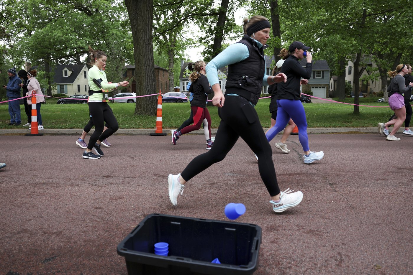 This runner was bothered by blizzard of disposable cups at races. She invented something better | iNFOnews.ca This runner was bothered by blizzard of disposable cups at races. She invented something better | iNFOnews.ca