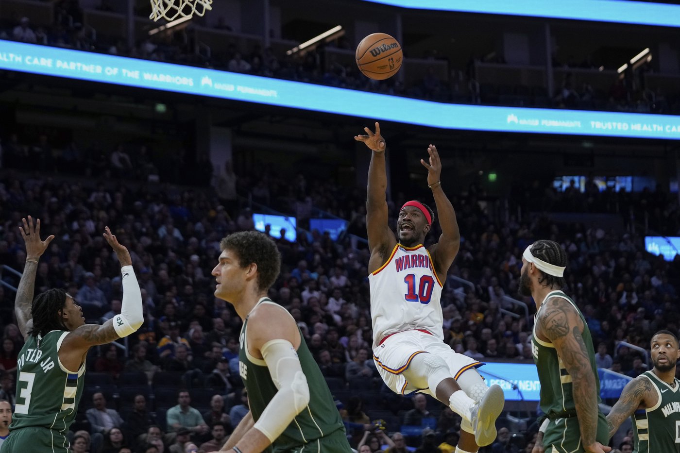 Jimmy Butler's presence on the court and in locker room has sparked the Warriors' resurgence | iNFOnews.ca Jimmy Butler's presence on the court and in locker room has sparked the Warriors' resurgence | iNFOnews.ca