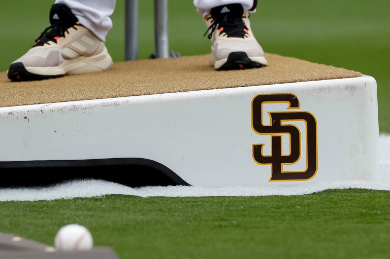 Former Venezuelan player working for San Diego Padres is detained by ICE | iNFOnews.ca