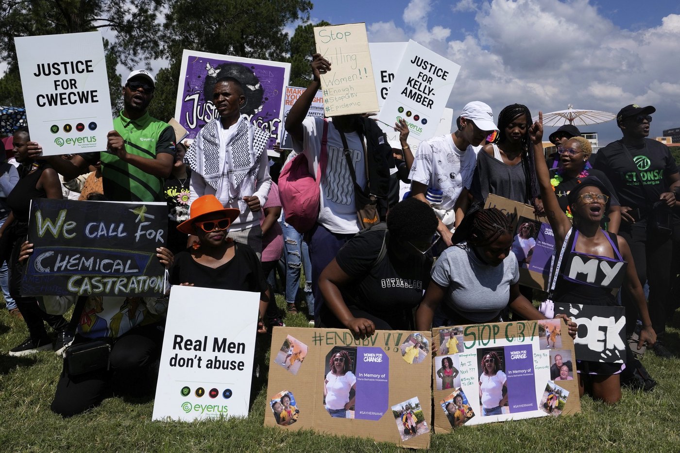 Crowds demonstrate against gender-based violence in South Africa after alleged rape of 7-year-old | iNFOnews.ca
