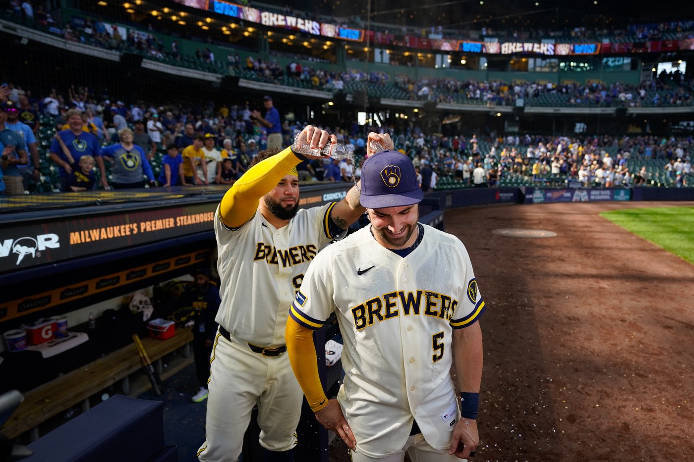 Garrett Mitchell and Gary Sánchez help Brewers score 6 in 1st inning and beat Mariners 7-4 | iNFOnews.ca