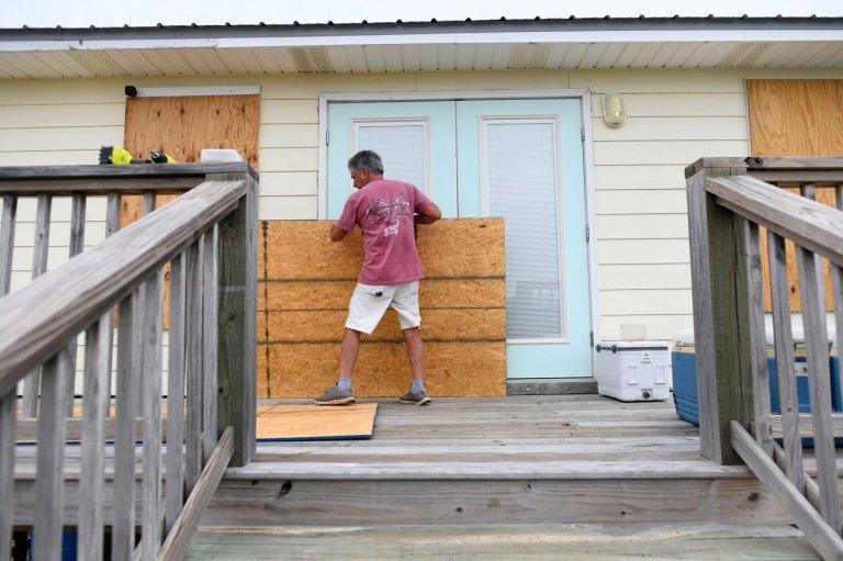 Isaias is expected to strengthen into a major hurricane as it nears the US Gulf Coast | iNFOnews.ca