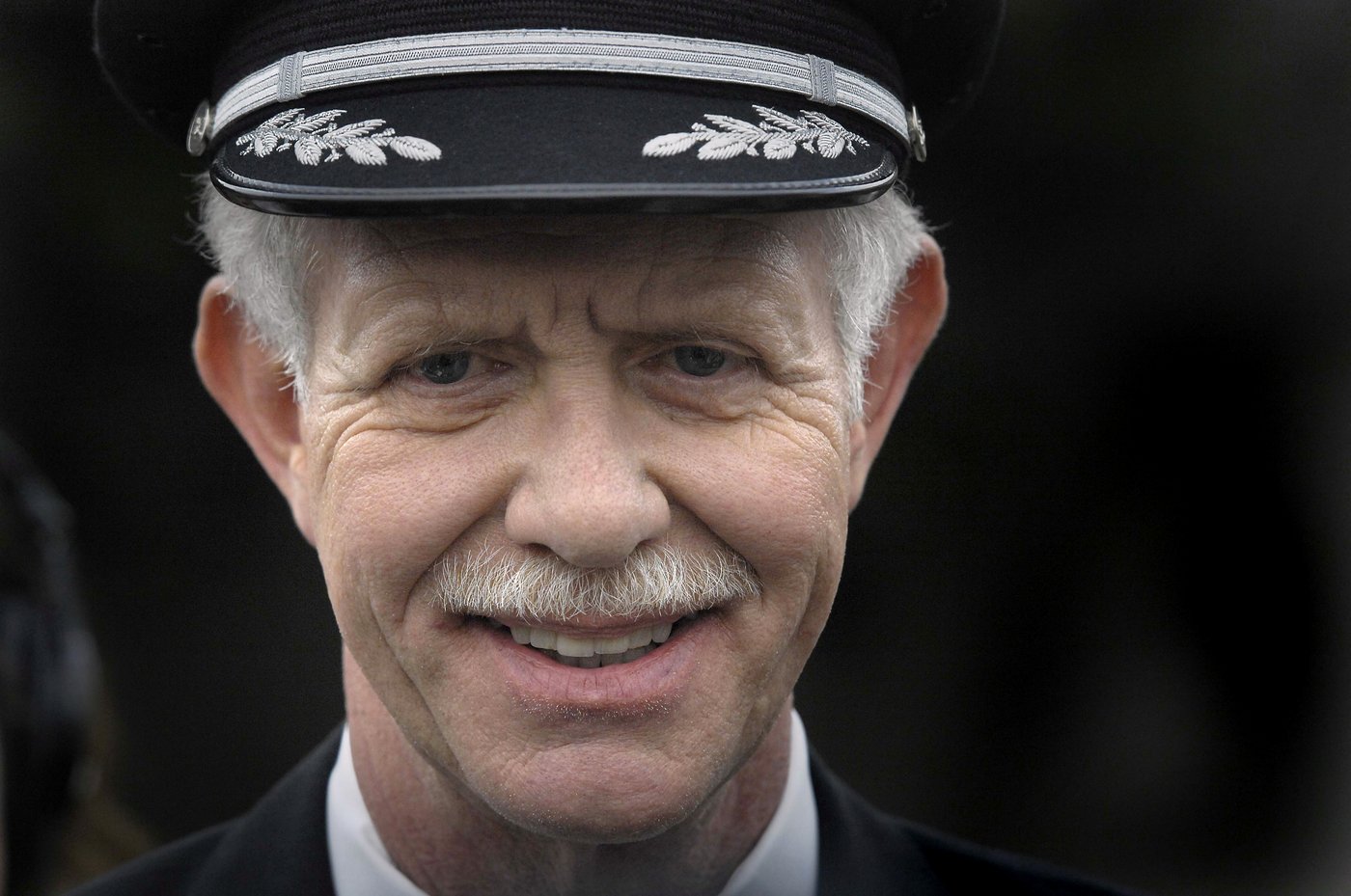 Survivors of past air disasters offer support after Toronto crash | iNFOnews.ca