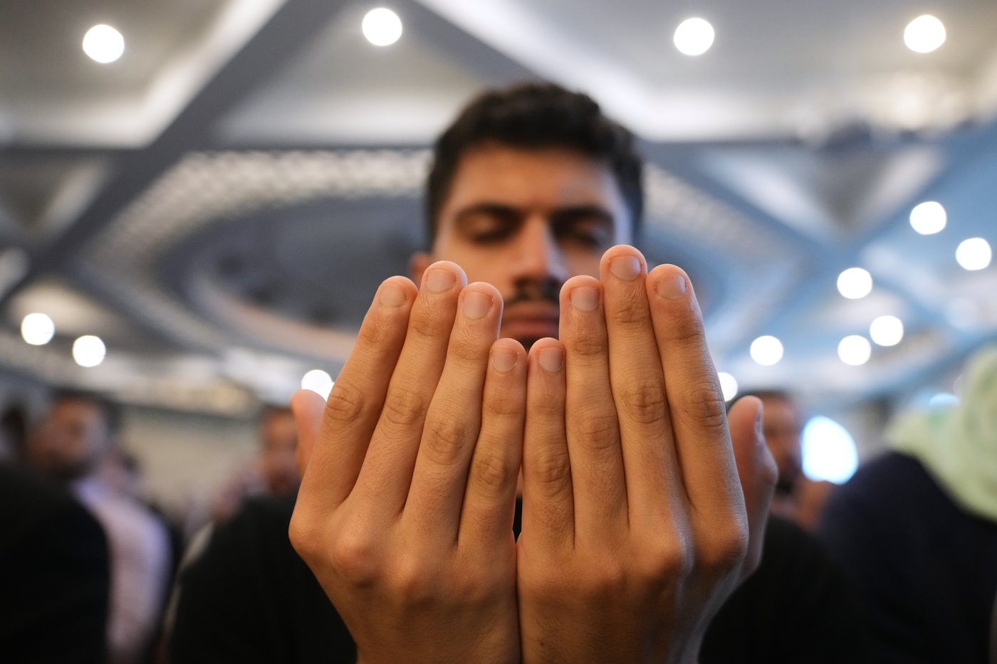 A look at celebrations for Eid al-Fitr around the world, in photos | iNFOnews.ca