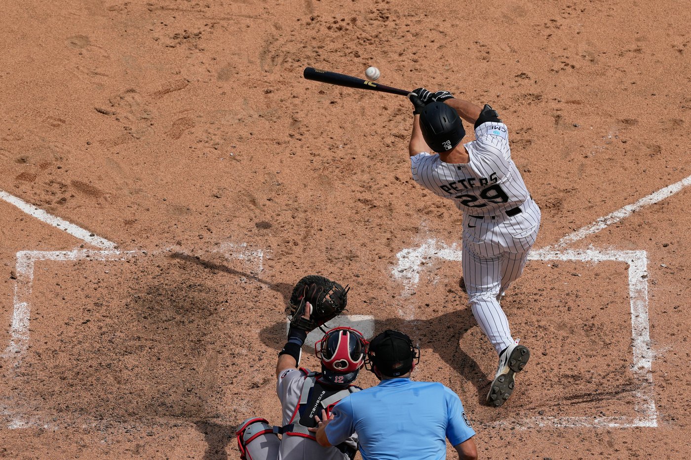 Durbin homers as the Red Sox beat the White Sox 2-1 for their 6th straight win | iNFOnews.ca