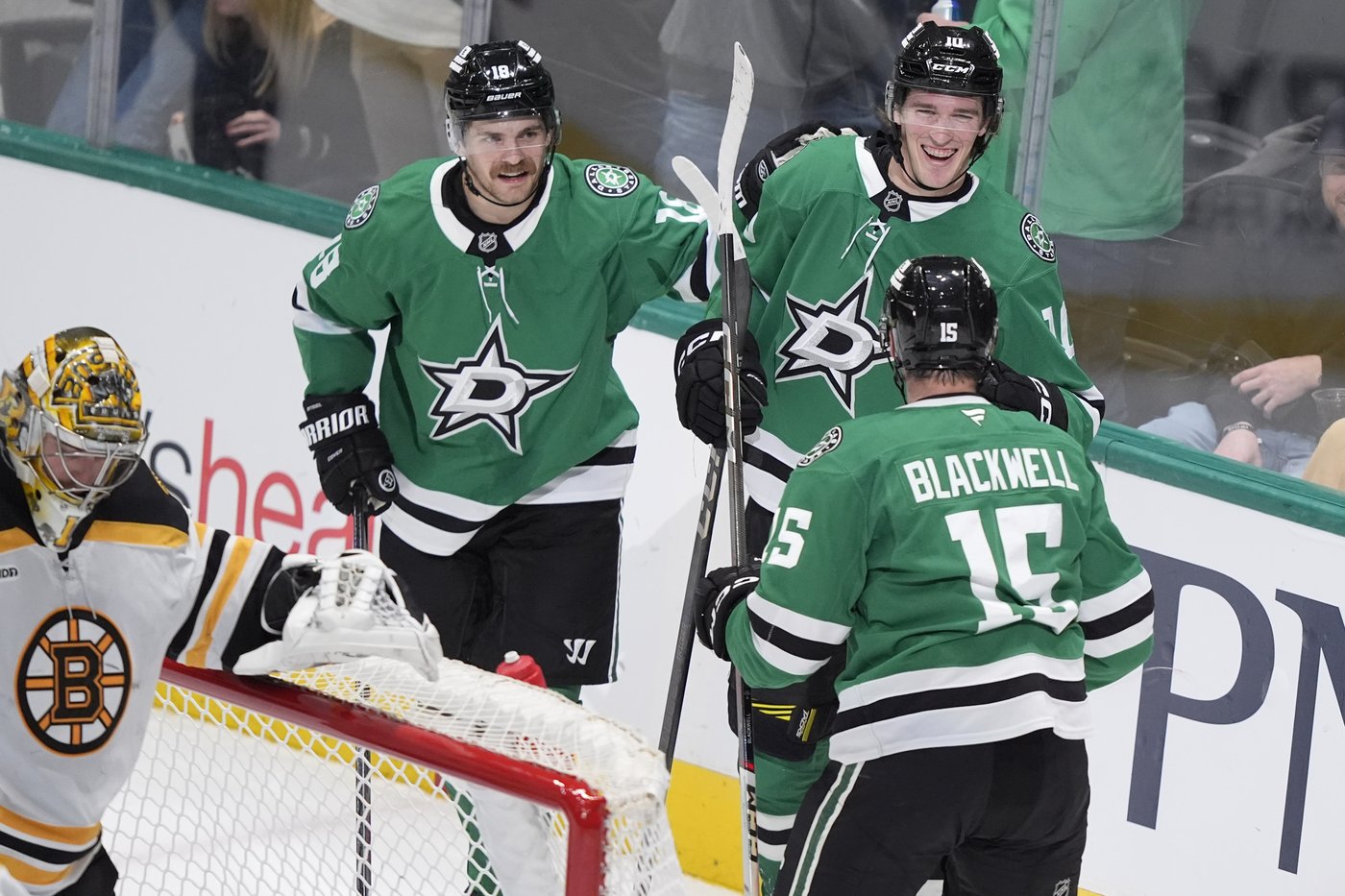 Dadonov scores 2 goals, including a penalty shot, as the Stars beat the Bruins 7-2 | iNFOnews.ca
