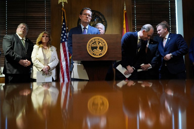 Judge blocks Tennessee from reporting sick children to immigration authorities, for now | iNFOnews.ca
