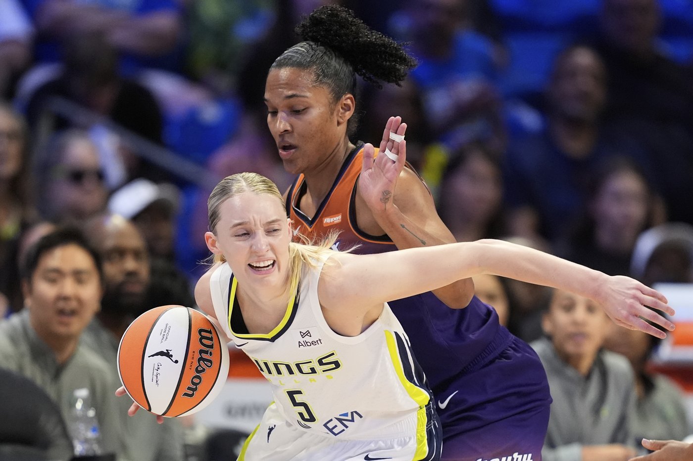 James scores 28, Bueckers 23 as the Wings start 4 rookies in a 98-89 win over the Mercury | iNFOnews.ca James scores 28, Bueckers 23 as the Wings start 4 rookies in a 98-89 win over the Mercury | iNFOnews.ca