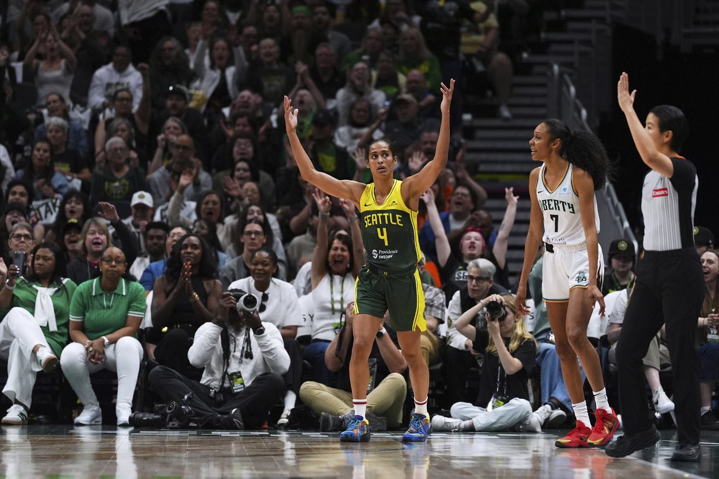 Nneka Ogwumike scores 26, Skylar Diggins adds 20 to help Storm beat Liberty 89-79 | iNFOnews.ca Nneka Ogwumike scores 26, Skylar Diggins adds 20 to help Storm beat Liberty 89-79 | iNFOnews.ca
