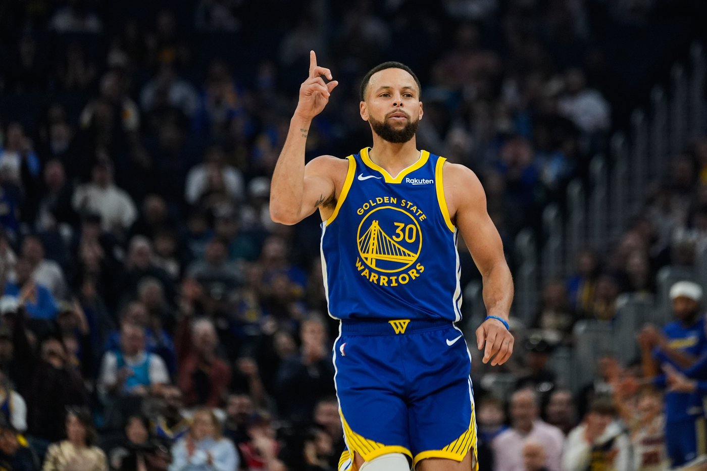 Curry scores 39 in return but Timberwolves top Warriors 127-120 without Edwards | iNFOnews.ca Curry scores 39 in return but Timberwolves top Warriors 127-120 without Edwards | iNFOnews.ca
