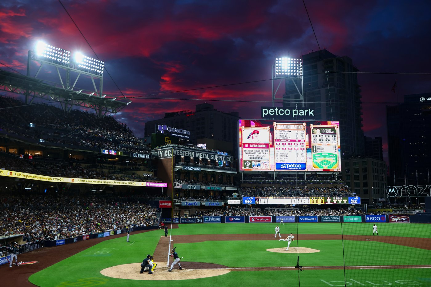 Machado homers as Padres beat D-backs 10-7 to clinch home field in wild-card round vs Cubs | iNFOnews.ca