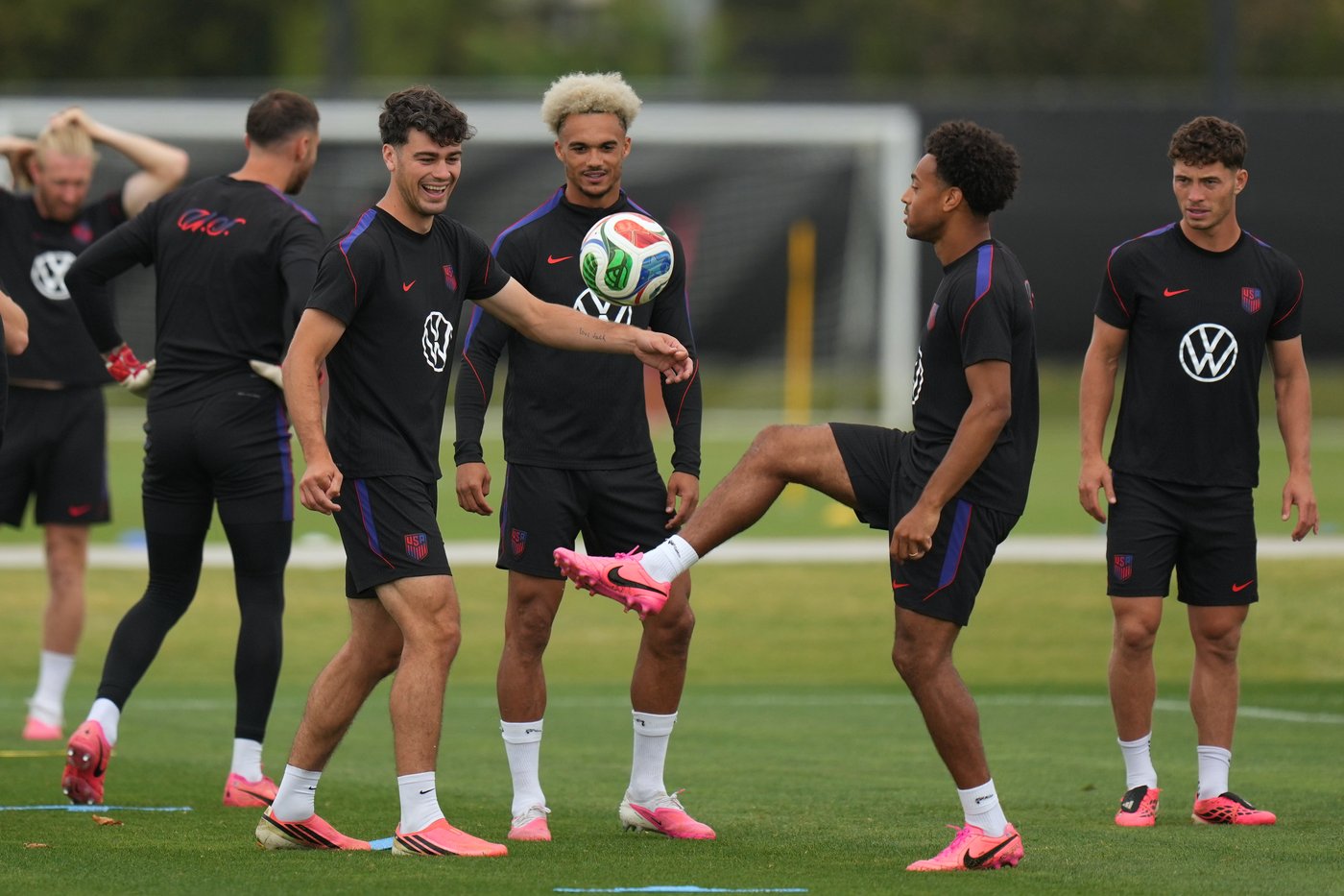 US riding wave of confidence to World Cup knockout rounds after strong start to home tournament | iNFOnews.ca US riding wave of confidence to World Cup knockout rounds after strong start to home tournament | iNFOnews.ca