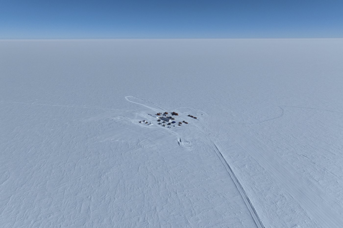 Scientists drill nearly 2 miles down to pull 1.2 million-year-old ice core from Antarctic | iNFOnews.ca Scientists drill nearly 2 miles down to pull 1.2 million-year-old ice core from Antarctic | iNFOnews.ca