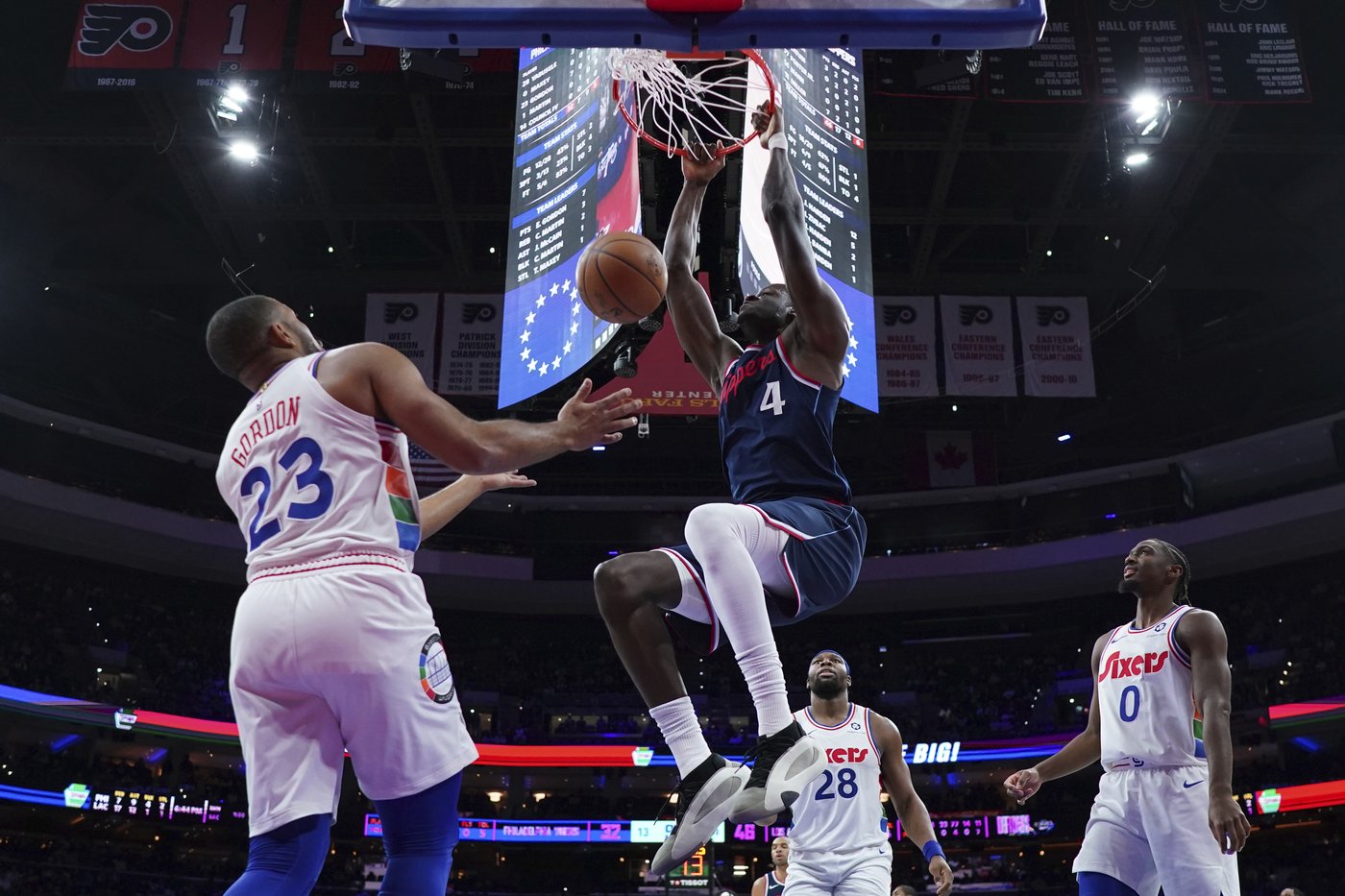 James Harden scores 23 points to lead Clippers to rout over his old 76ers team, 125-99 | iNFOnews.ca