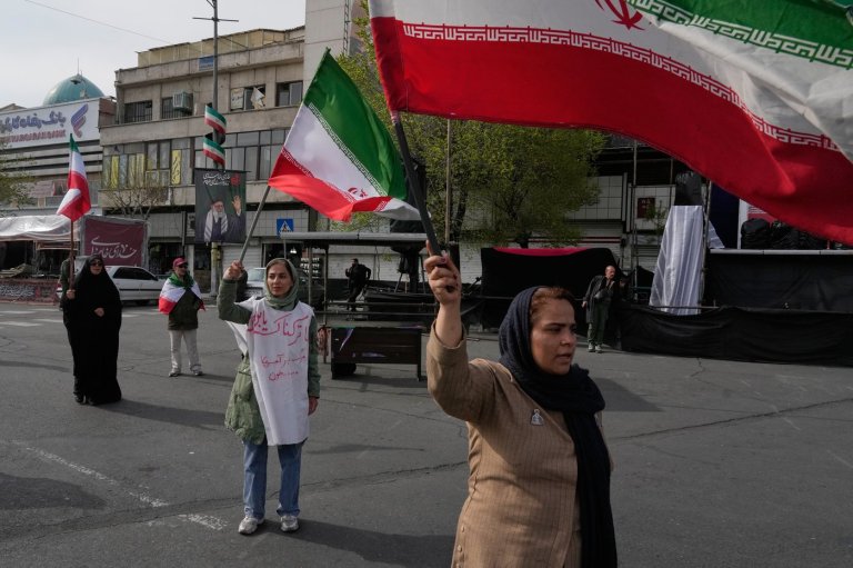 Carney: Canada might help vessels sail Strait of Hormuz if there is a ceasefire | iNFOnews.ca