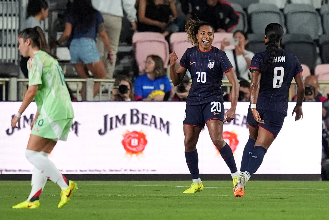 Macario and Shaw score in 2-0 USWNT win over Italy to end 2025 | iNFOnews.ca