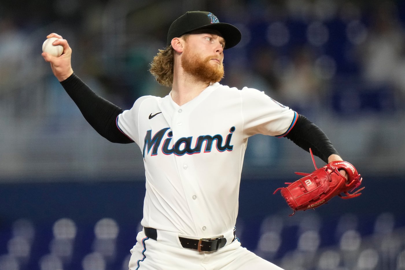 Meyer wins 8th straight decision to start season as Marlins beat Giants 6-3 | iNFOnews.ca