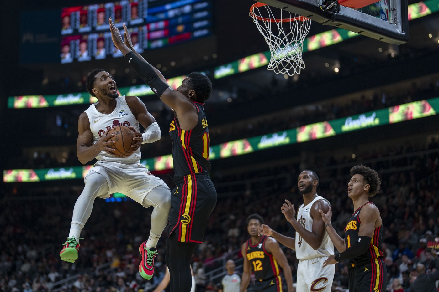 De'Andre Hunter scores 23 points as the Hawks beat the NBA-best Cavs again, 117-101 | iNFOnews.ca