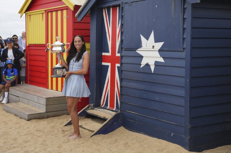 Australia's iconic beach boxes lack the comforts of home but can cost more than a house | iNFOnews.ca