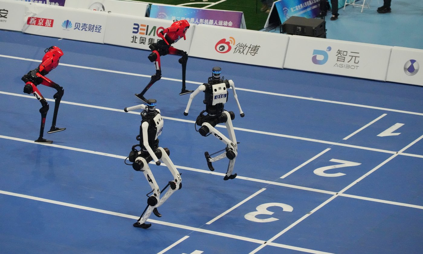 A robot sprinter shatters a 100-meter record again as sparks fly at China’s robot competition | iNFOnews.ca