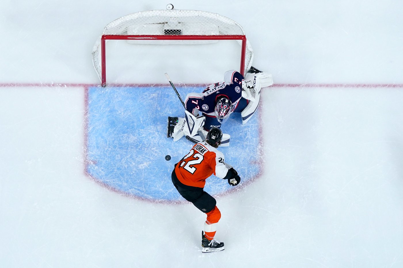 Zach Werenski’s goal and assist power Blue Jackets past Flyers 3-2 | iNFOnews.ca