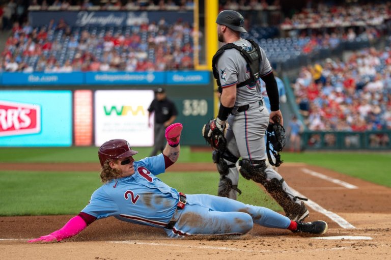 Phillies beat Miami 1-0, eliminating the Marlins from the wild-card race | iNFOnews.ca