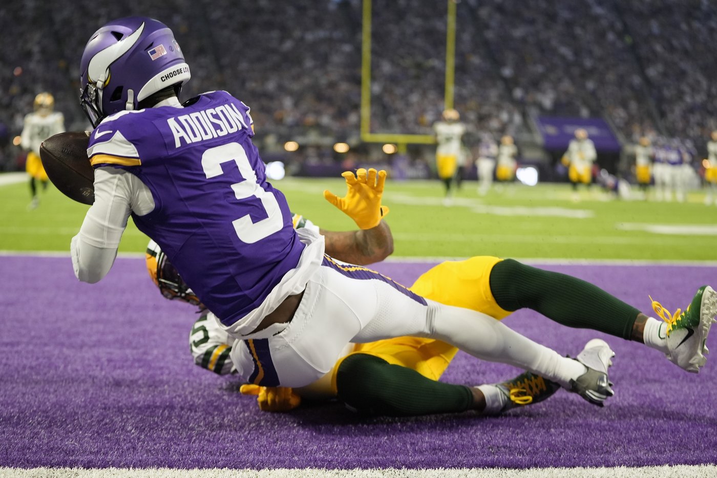 Darnold gives Vikings another gem with career-high 377 yards in 27-25 win over Packers | iNFOnews.ca