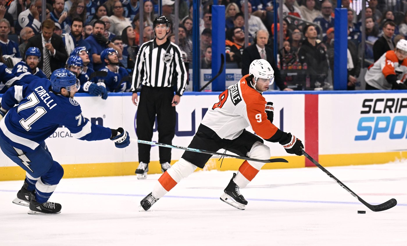 Lightning roll past the winless Flyers 4-1 as Vasilevskiy ties Andy Moog on career wins list | iNFOnews.ca