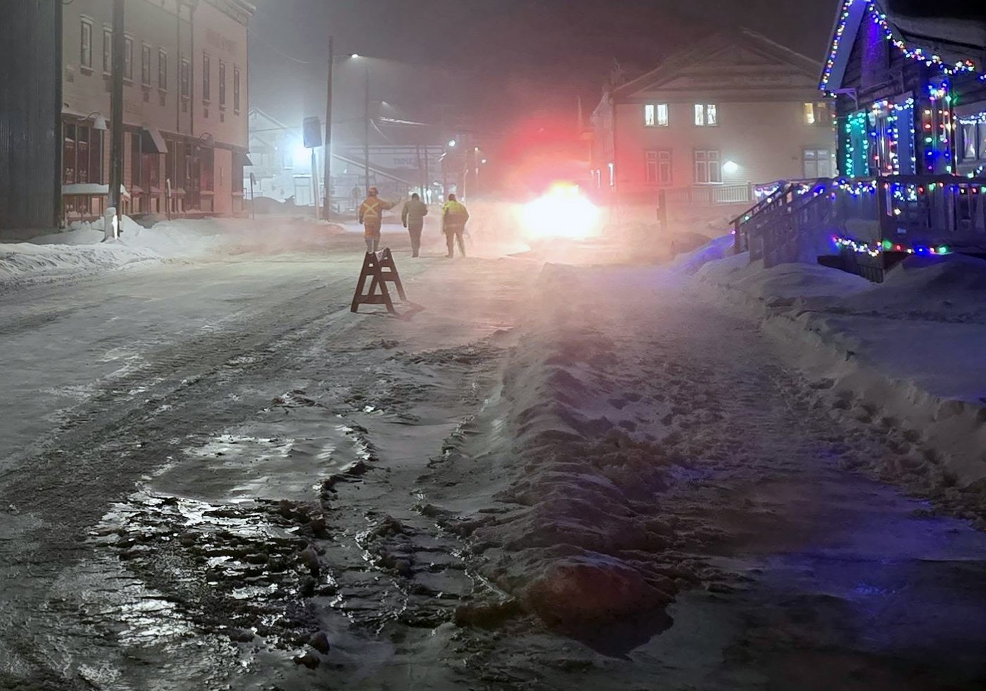 'Old gal has had rough night': Main break floods iconic Yukon bar amid -40 C weather | iNFOnews.ca