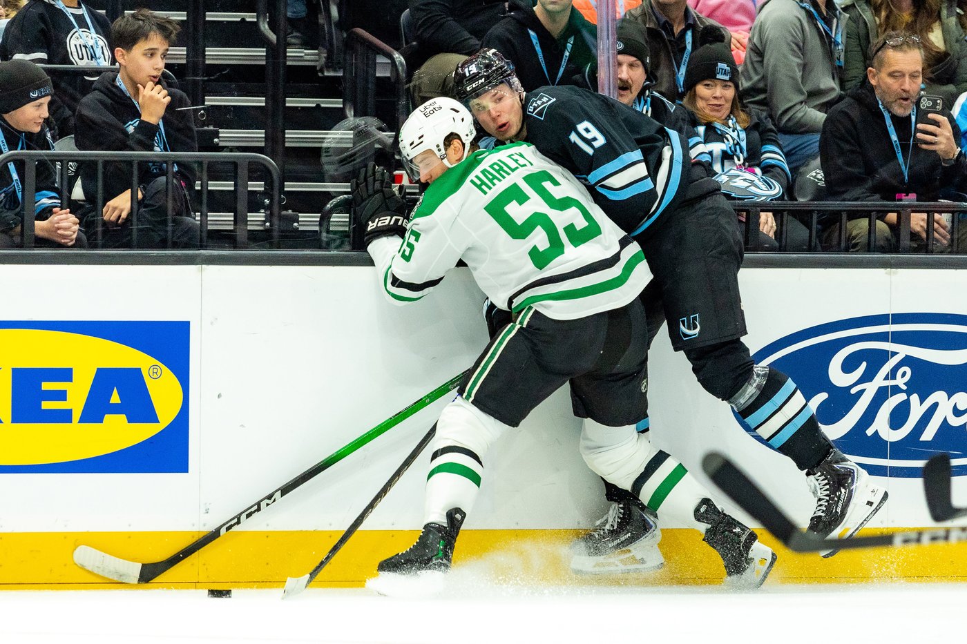 Stars top Mammoth 3-2 for 4th straight win | iNFOnews.ca Stars top Mammoth 3-2 for 4th straight win | iNFOnews.ca