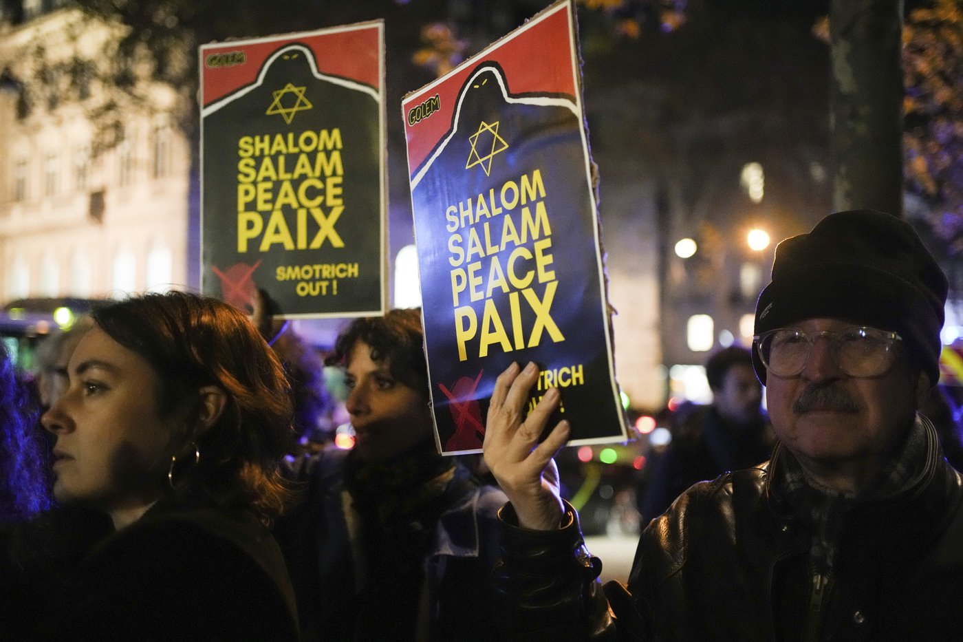 Protests erupt in Paris over pro-Israel gala organized by far-right figures | iNFOnews.ca