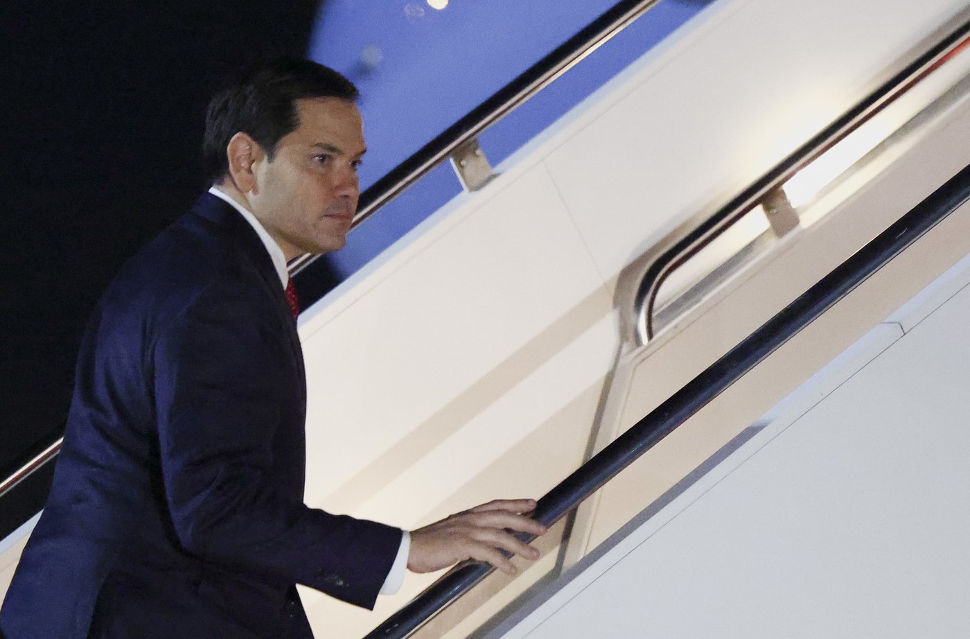 Plane carrying Secretary of State Rubio to Europe turned around because of a mechanical issue | iNFOnews.ca Plane carrying Secretary of State Rubio to Europe turned around because of a mechanical issue | iNFOnews.ca